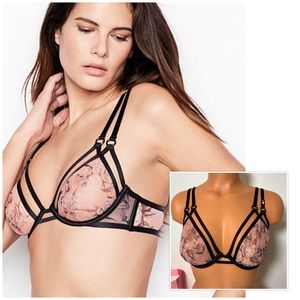 VICTORIA’S SECRET STRAPPY FRONT UNLINED BRA